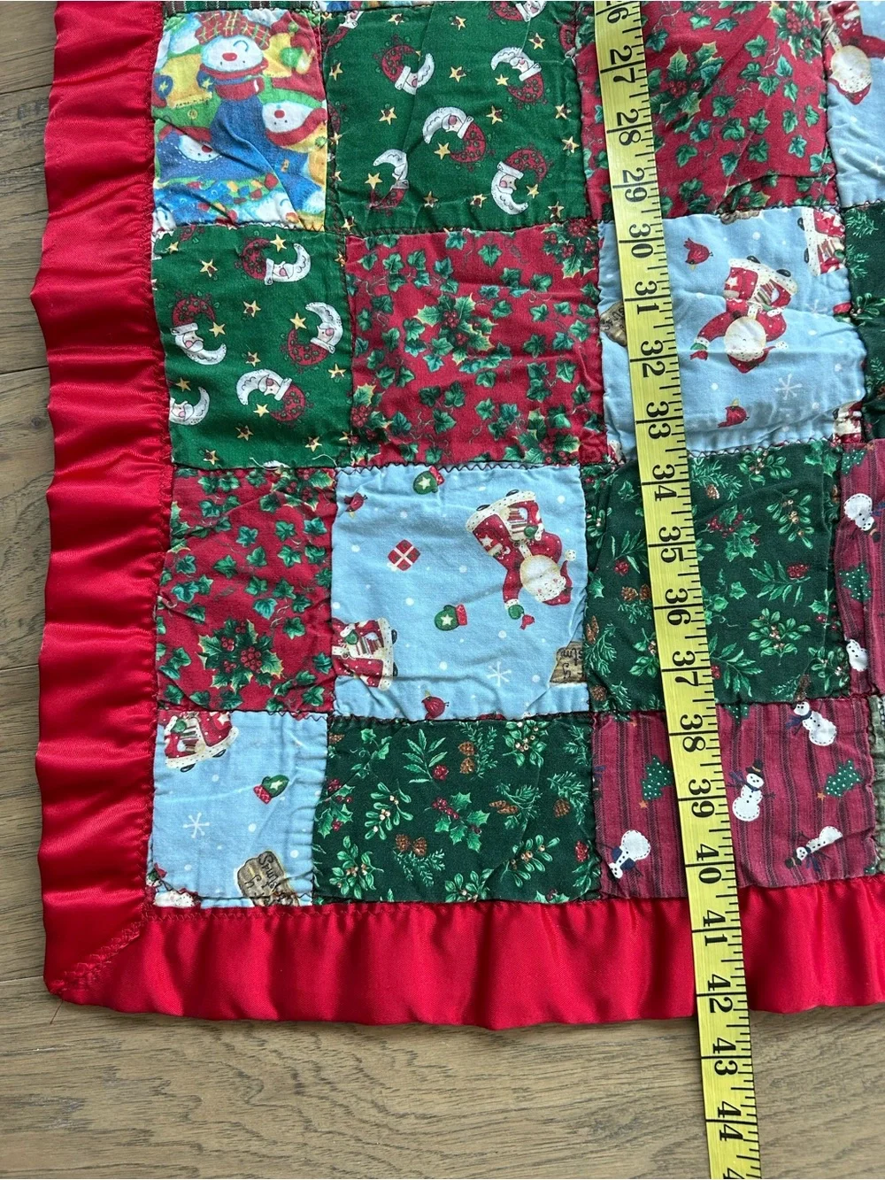 Vintage Xmas Quilt Satin Red Trim Holiday Christmas Festive Seasonal